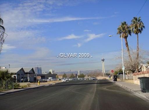 5th image of 3021 Holly Hill Ave