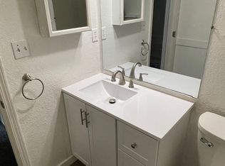 521 D St APT B, Modesto, CA 95354