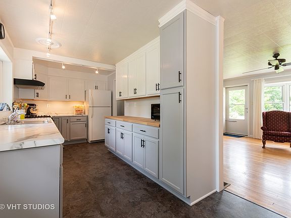 5th image of 1306 N Washington Ave