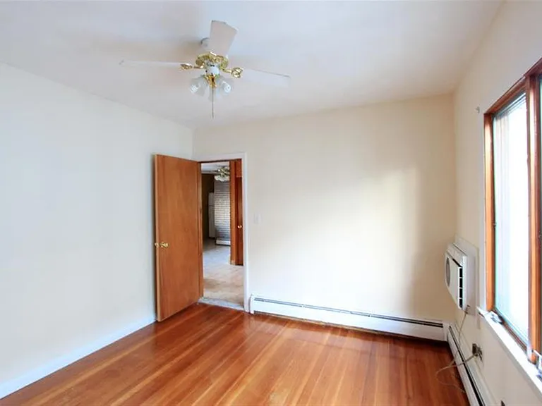 539 Main St — Photo 14