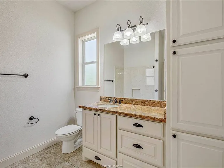 15701 Timber Creek Ln — Photo 14