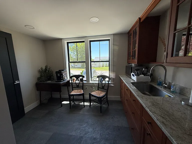 38 Main St #4 — Photo 8