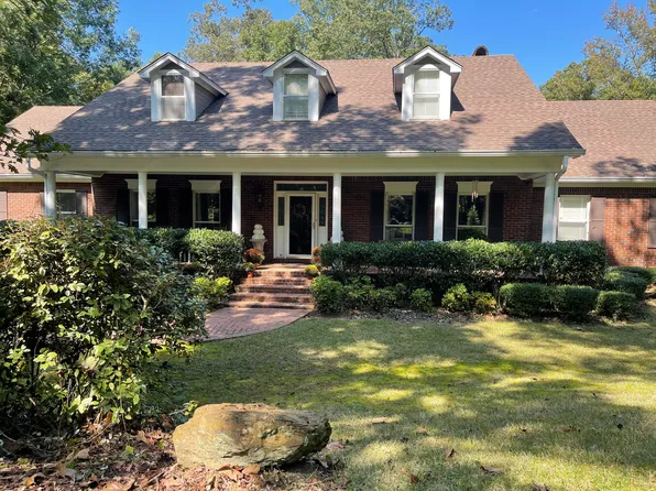 141 Sagamore Cir, Columbus, MS 39705