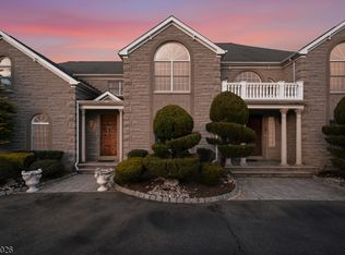 3 Topaz Ct, Marlboro, NJ 07746