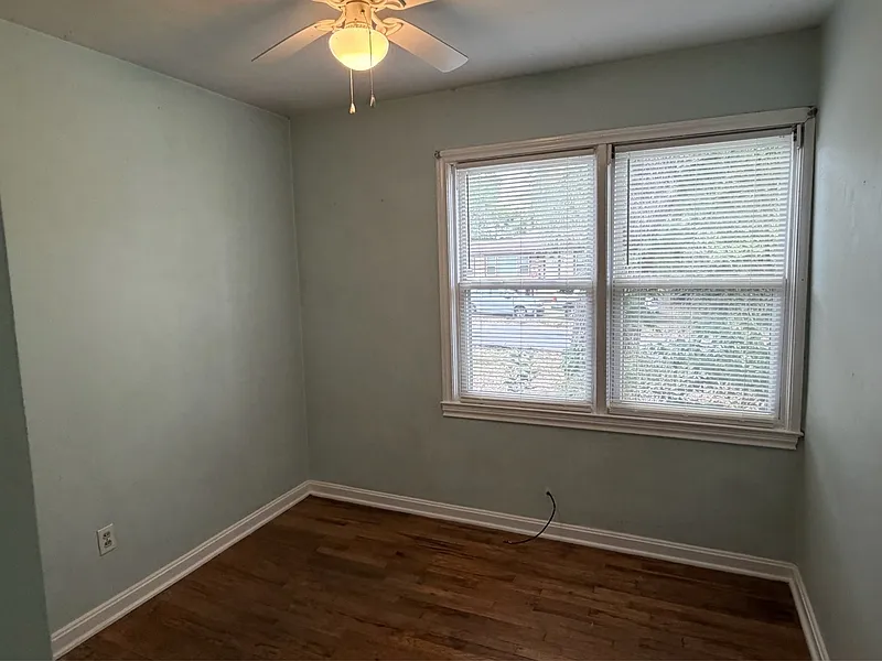 4 bed, 2.0 bath, 1600 sqft, $1,500 — Photo 4
