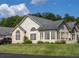 1901 Golf Course Dr, Washington, PA 15301