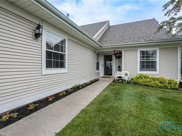 24524 Village Ln, Grand Rapids, OH 43522