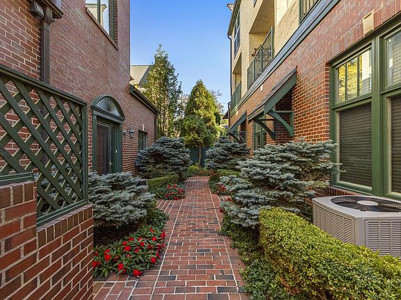 3rd image of 2010 E Windsor PLACE #A