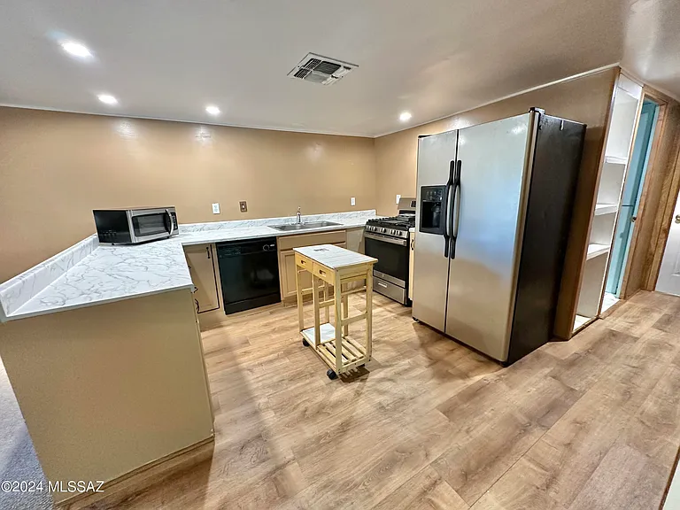 1490 N John Adams St — Photo 18