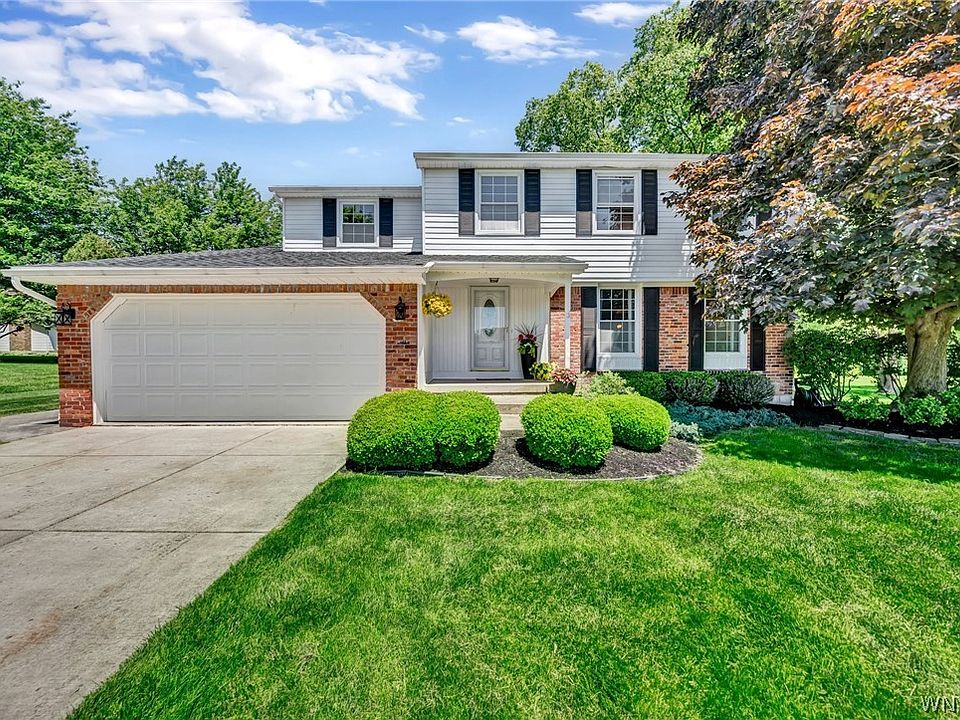 1st image of 10 Scattertree Ln