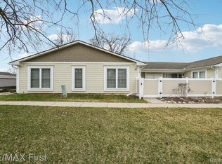 22768 Renford St, Novi, MI 48375