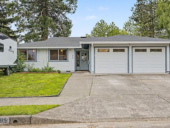 2nd image of 1185 NE Hacienda Ln