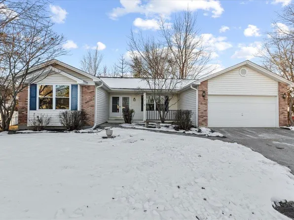 9 Olde Warwick Ct, Saint Charles, MO 63304