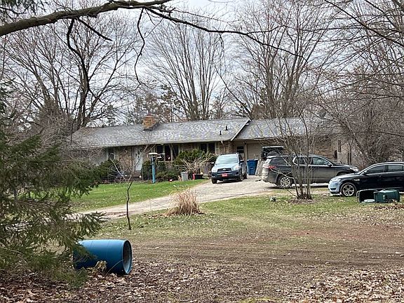 3rd image of 10270 Cedar Lake Rd