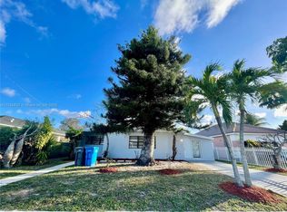 4530 SW 26th St, West Park, FL 33023