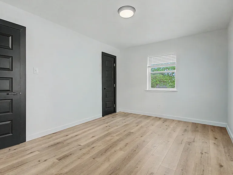 502 Rogers Way — Photo 10