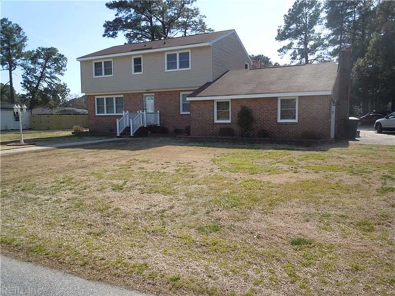1st image of 17 Fairway Dr