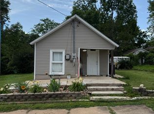 104 N Hemphill St, Galena, MO 65633
