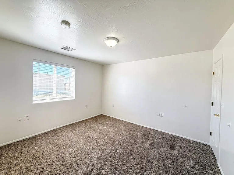 430 W Lake Louise Rd — Photo 13