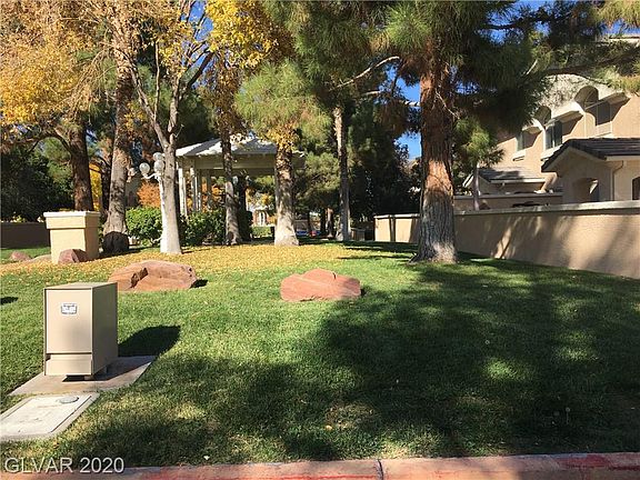 3rd image of 916 Elegant Coral Ave