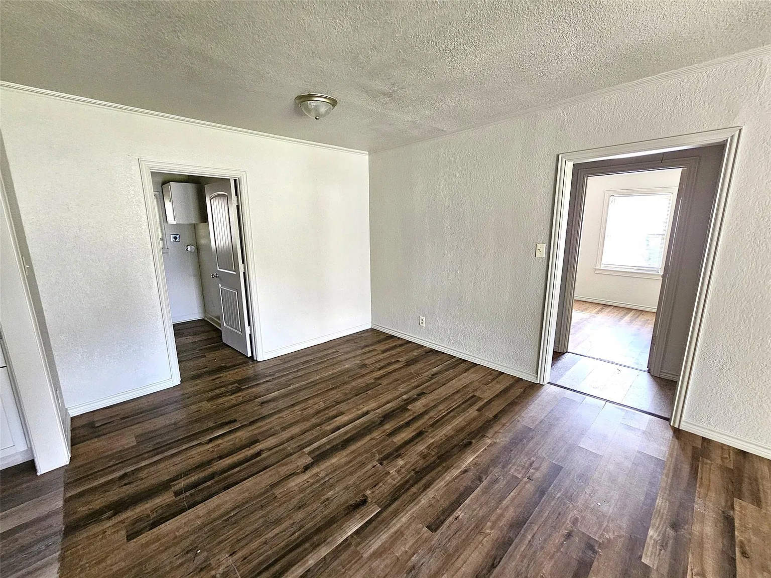 3 bed, 2.0 bath, 980 sqft, $1,700 — Photo 3