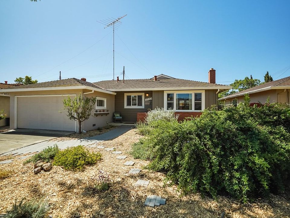 1st image of 3552 Earl Dr