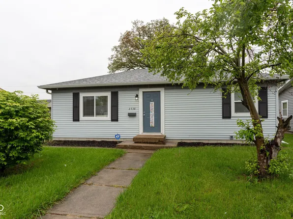 2738 W 18th St, Anderson, IN 46011
