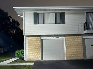 1126 Quanset Ct, Schaumburg, IL 60194