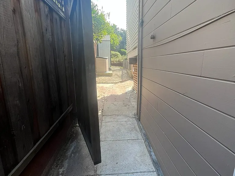 3664 1/2 Madrone Ave — Photo 4