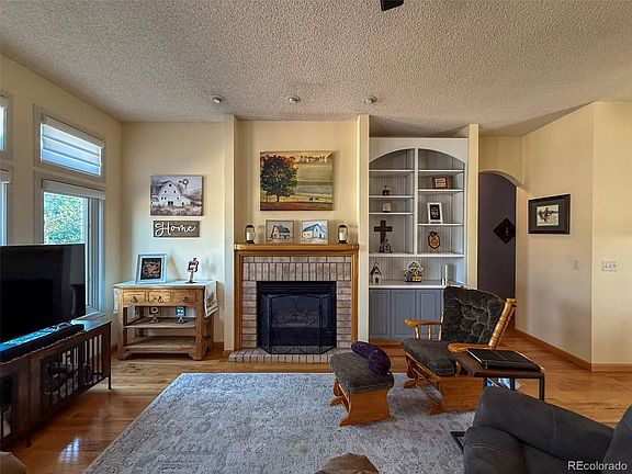 3rd image of 386 Eldridge Street