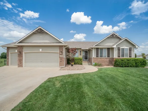 1245 N Countrywalk St, Rose Hill, KS 67133