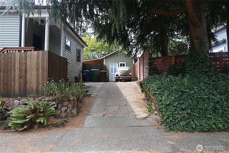 3rd image of 1535 24th Avenue