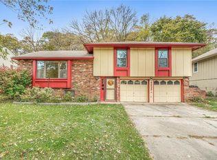5022 NW Woody Creek Ln, Kansas City, MO 64151
