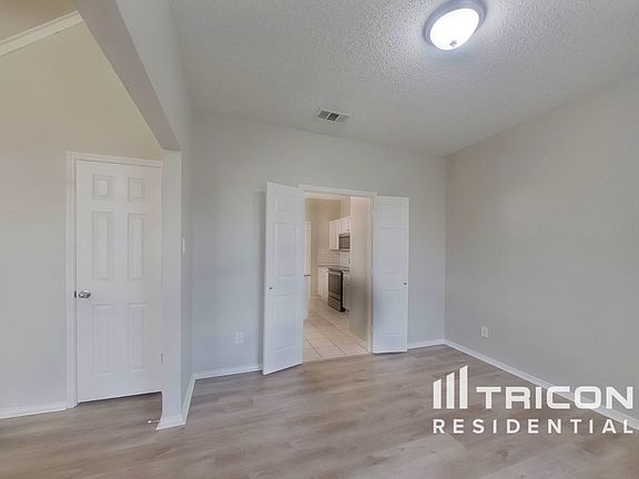 4th image of 589 Continental Dr