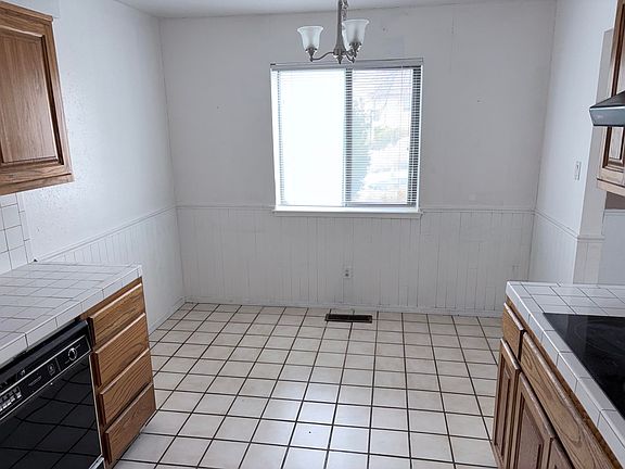 5th image of 14319 Marquette Dr NE