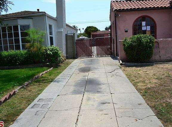 3rd image of 2044 W 80th St