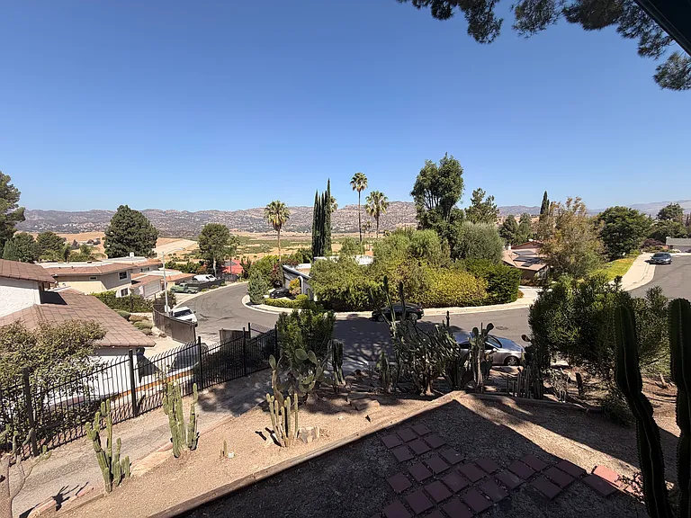 8625 Delmonico Ave — Photo 19