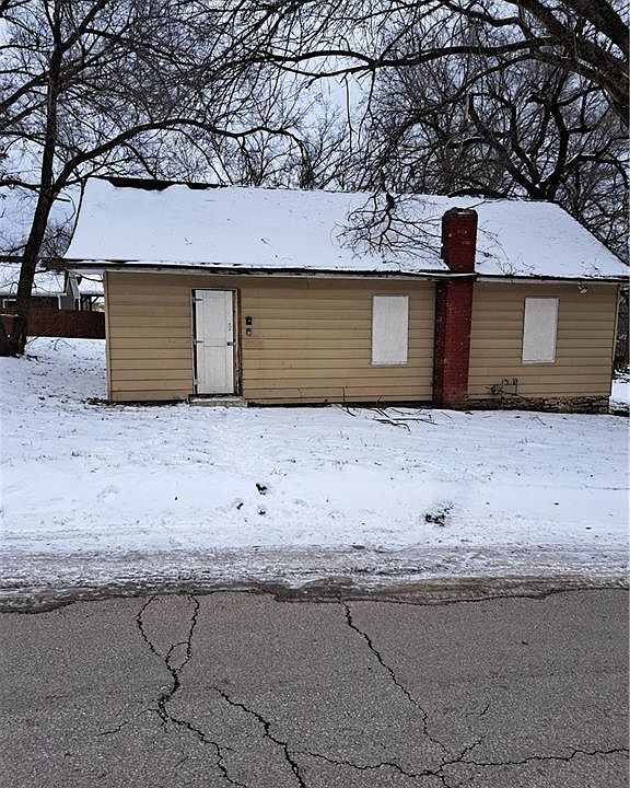 1st image of 3035 N 47th St