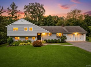 116 Rolling Hills Rd, Thornwood, NY 10594