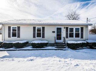 16 Prentice St, Springfield, MA 01104