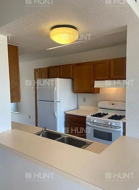 3 bed, 2.5 bath, 1244 sqft, $2,300 — Photo 3