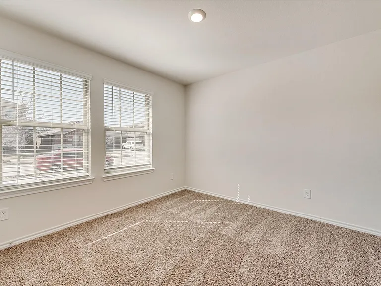 4016 Huntington Dr — Photo 9