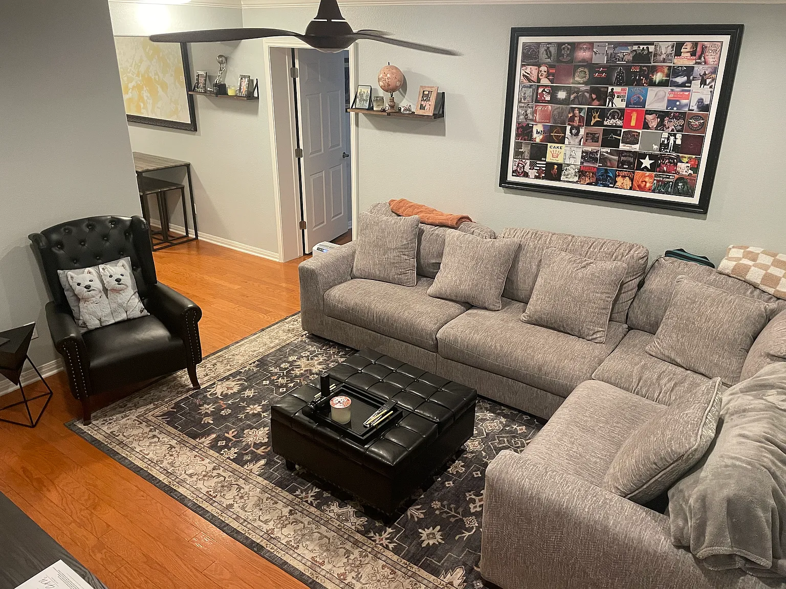 2 bed, 1.5 bath, 1300 sqft, $4,000 — Photo 1