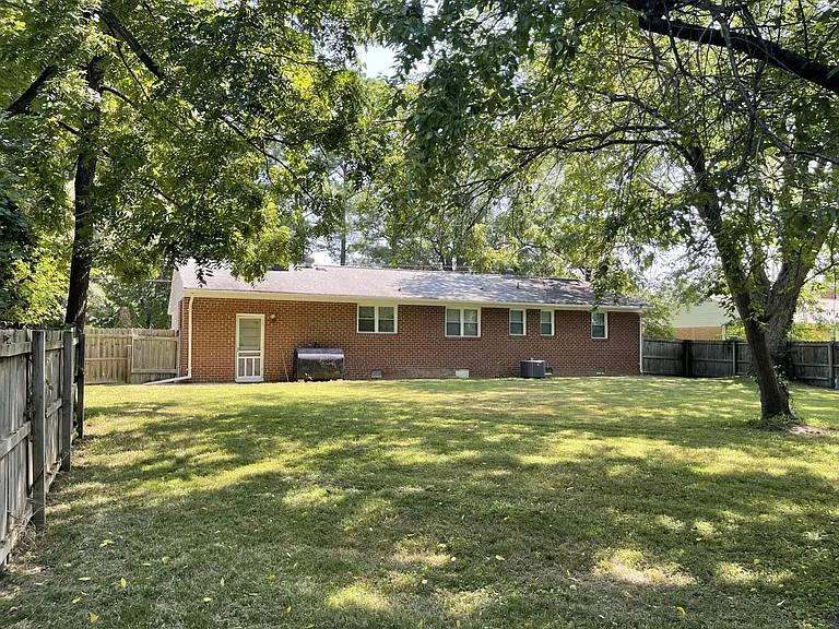 107 Caran Rd — Photo 28
