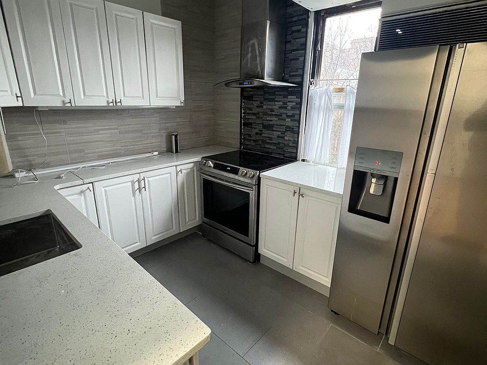 1st image of 25-90 36th St #2R