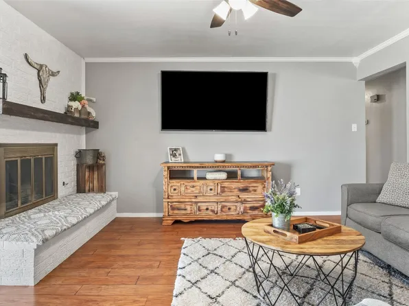 1204 Savannah Way, Bedford, TX 76022