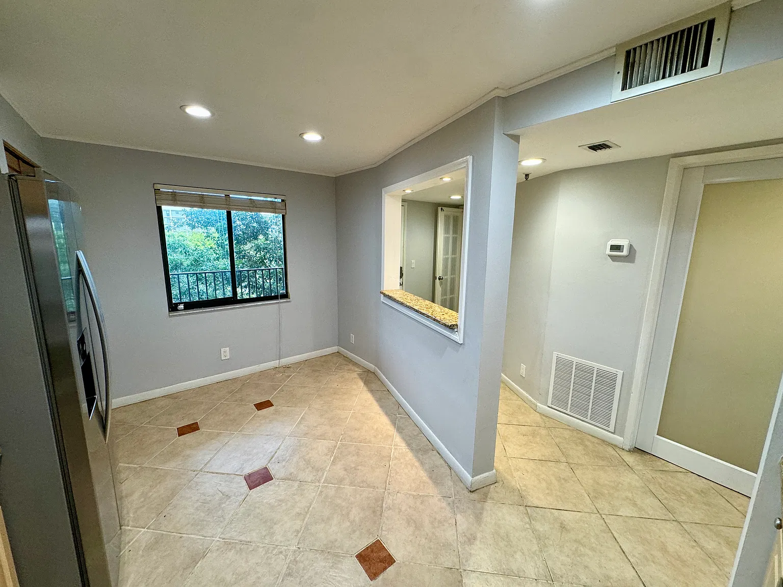 2202 S Cypress Bend Dr — Photo 4