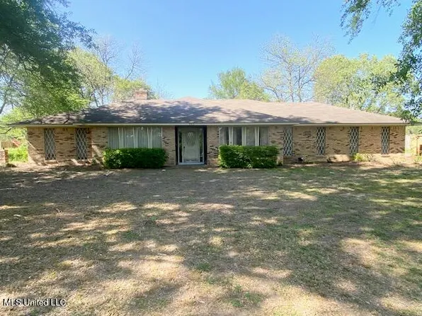 243 Lee Dr, Clarksdale, MS 38614