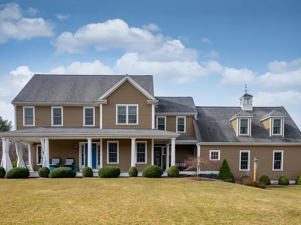 17 Cardinal Cir, Pembroke, MA 02359