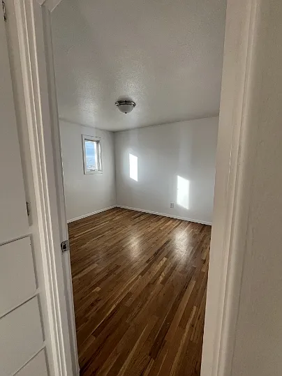 662 Budlong St — Photo 9